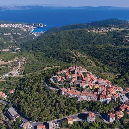 Gorgeous Apartment In Labin With Wifi ภายนอก รูปภาพ