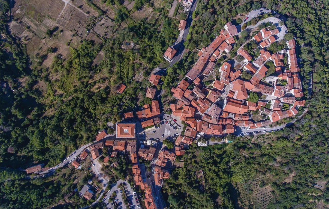 Gorgeous Apartment In Labin With Wifi ภายนอก รูปภาพ